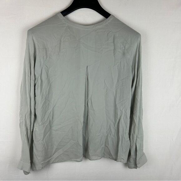 Vince light gray half button silk blouse top size S - Picture 4 of 7